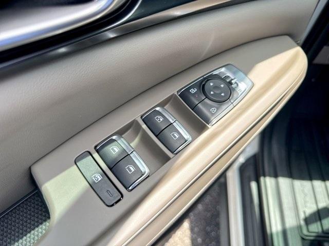 new 2025 Kia Carnival car, priced at $40,495