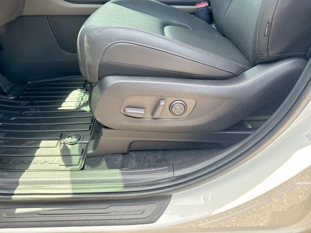 new 2025 Kia Carnival car, priced at $40,495