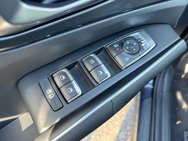 used 2025 Kia Sorento car, priced at $37,500