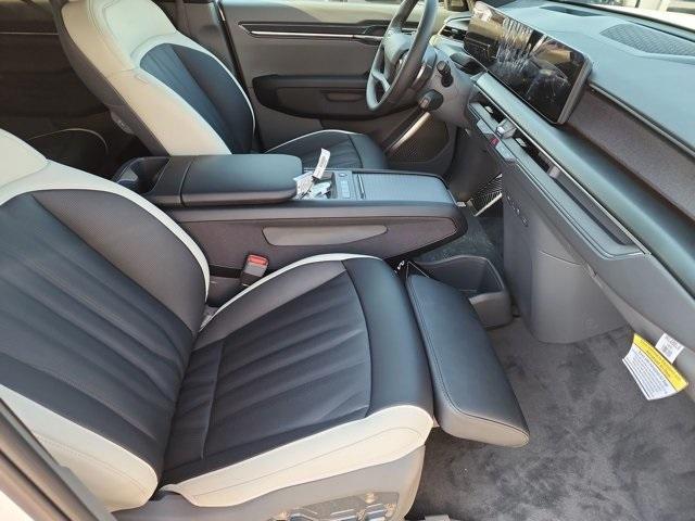 new 2026 Kia EV9 car, priced at $68,770
