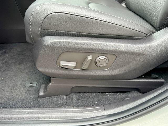 new 2025 Kia Carnival car, priced at $51,260