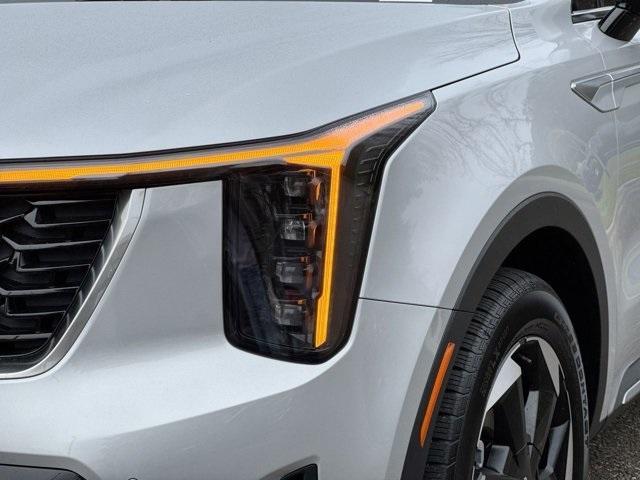 used 2025 Kia Sorento Hybrid car, priced at $36,386