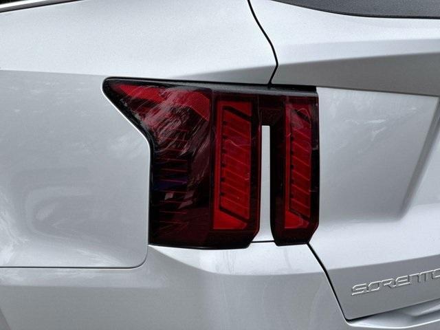 used 2025 Kia Sorento Hybrid car, priced at $36,386