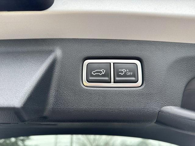 used 2025 Kia Sorento Hybrid car, priced at $36,386