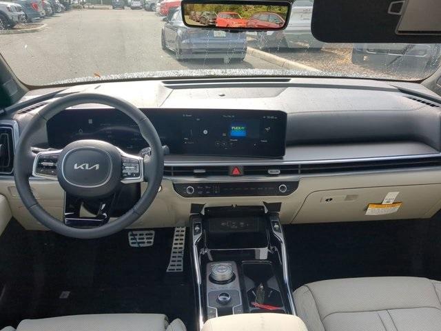 new 2025 Kia Sorento Hybrid car, priced at $43,118