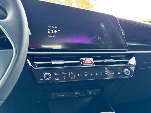 new 2025 Kia Niro car, priced at $30,225