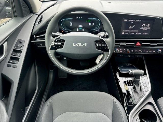 new 2025 Kia Niro car, priced at $27,780