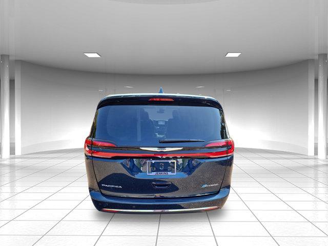 used 2022 Chrysler Pacifica Hybrid car, priced at $25,529