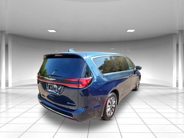 used 2022 Chrysler Pacifica Hybrid car, priced at $25,529