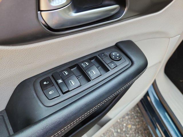 used 2022 Chrysler Pacifica Hybrid car, priced at $25,529