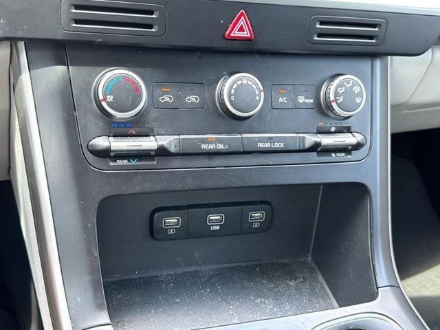 used 2023 Kia Carnival car, priced at $29,261