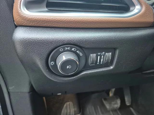 used 2021 Chrysler Pacifica Hybrid car, priced at $25,000