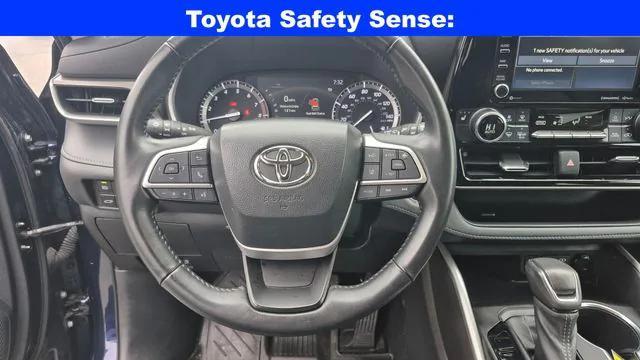 used 2022 Toyota Highlander car, priced at $37,800