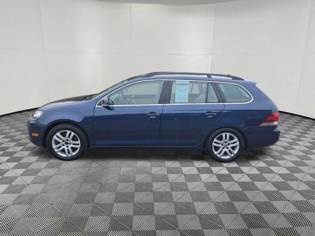 used 2013 Volkswagen Jetta SportWagen car, priced at $15,000