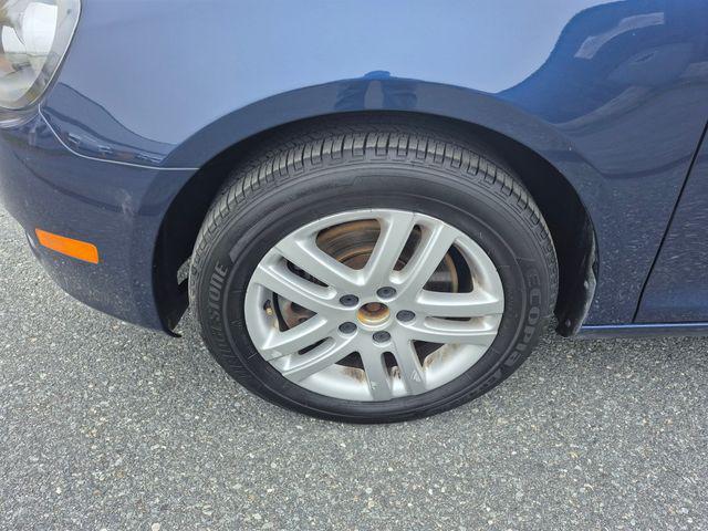 used 2013 Volkswagen Jetta SportWagen car, priced at $15,000