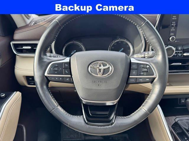 used 2021 Toyota Highlander Hybrid car, priced at $36,000