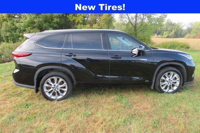 used 2021 Toyota Highlander Hybrid car, priced at $39,500