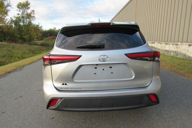 used 2021 Toyota Highlander car, priced at $31,000