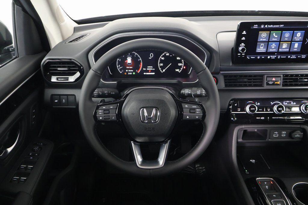 new 2025 Honda Pilot car, priced at $44,995