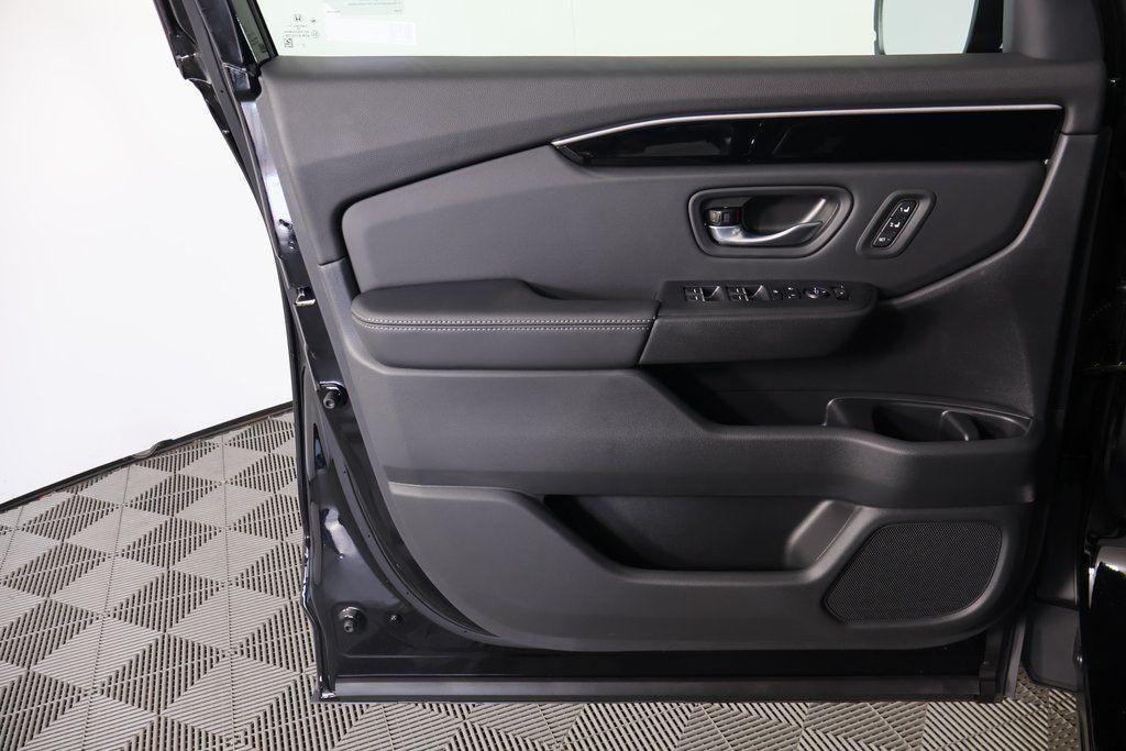 new 2025 Honda Pilot car, priced at $44,995