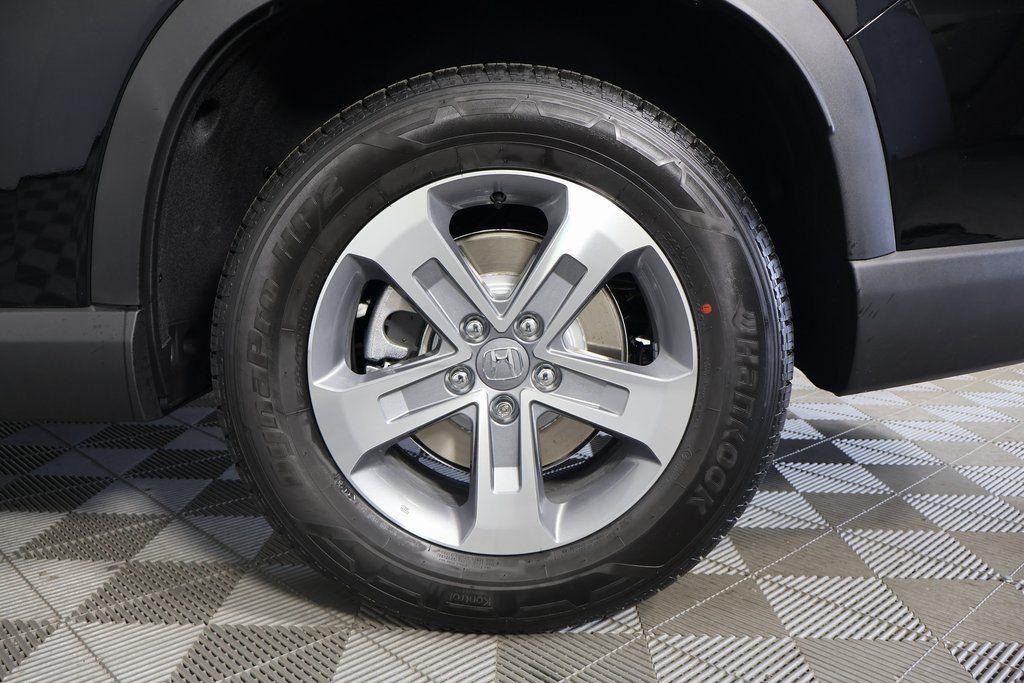 new 2025 Honda Pilot car, priced at $44,995