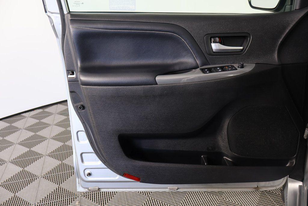 used 2020 Toyota Sienna car, priced at $26,995
