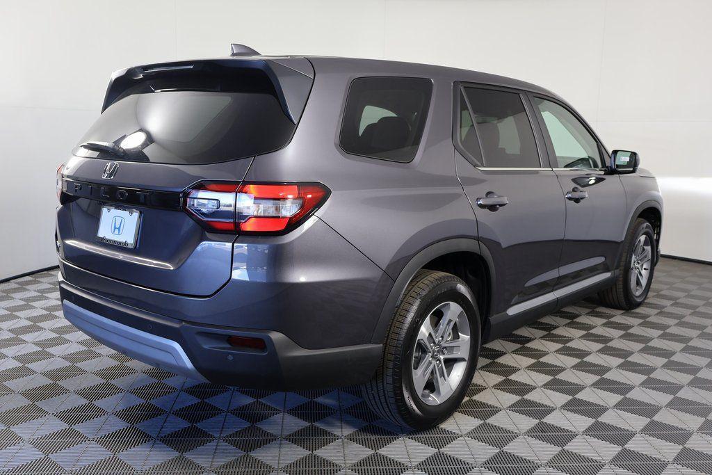 new 2025 Honda Pilot car, priced at $47,825