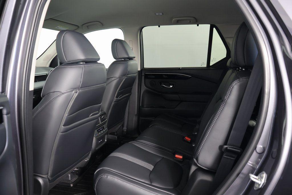 new 2025 Honda Pilot car, priced at $47,825