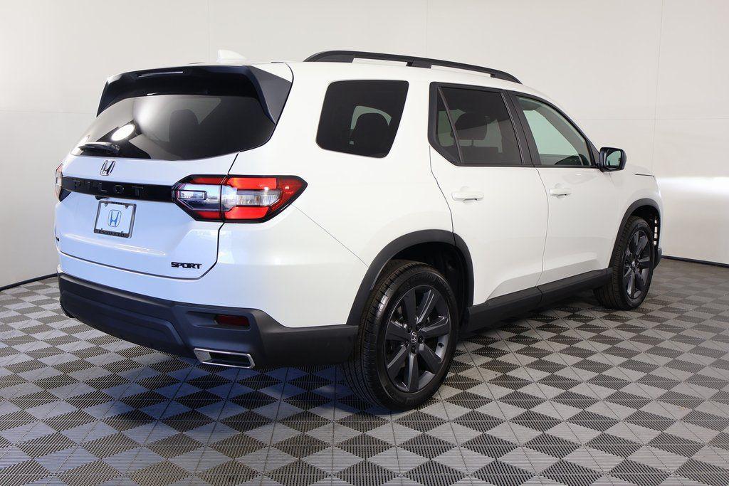 new 2025 Honda Pilot car, priced at $44,250