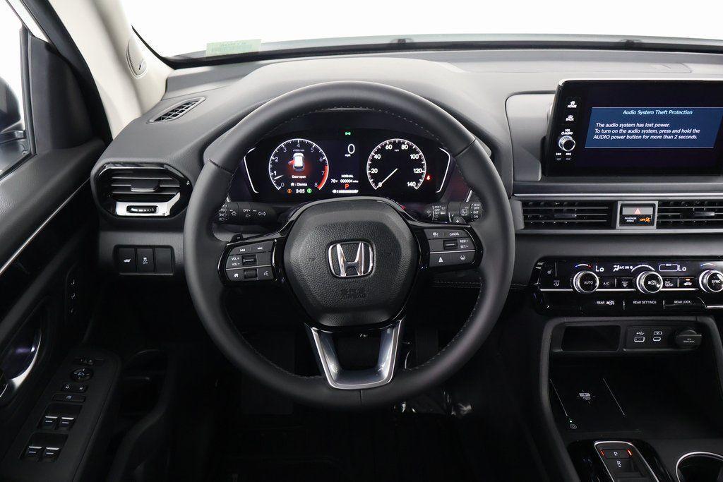 new 2025 Honda Pilot car, priced at $53,450