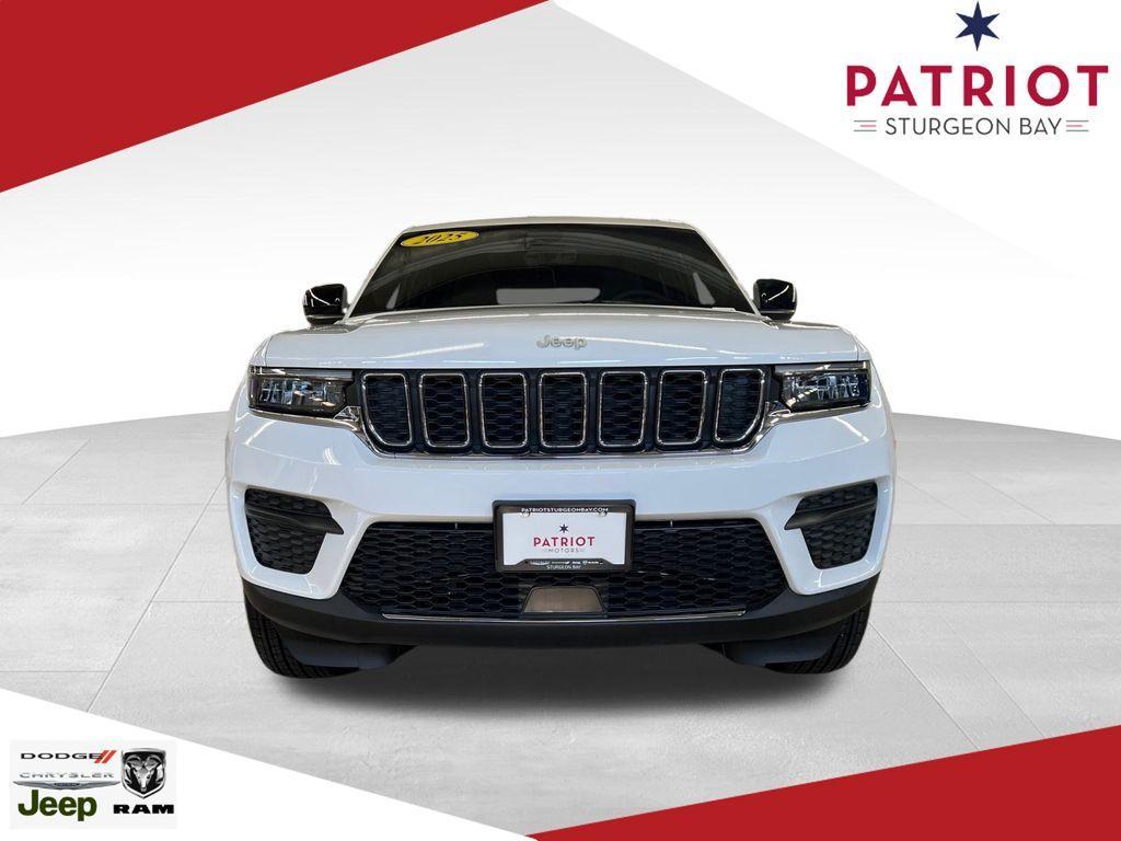 new 2025 Jeep Grand Cherokee car, priced at $40,658