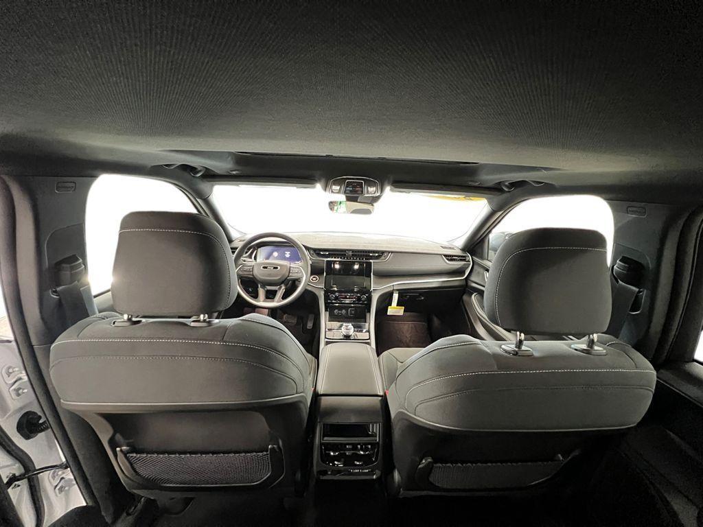 new 2025 Jeep Grand Cherokee car, priced at $40,658