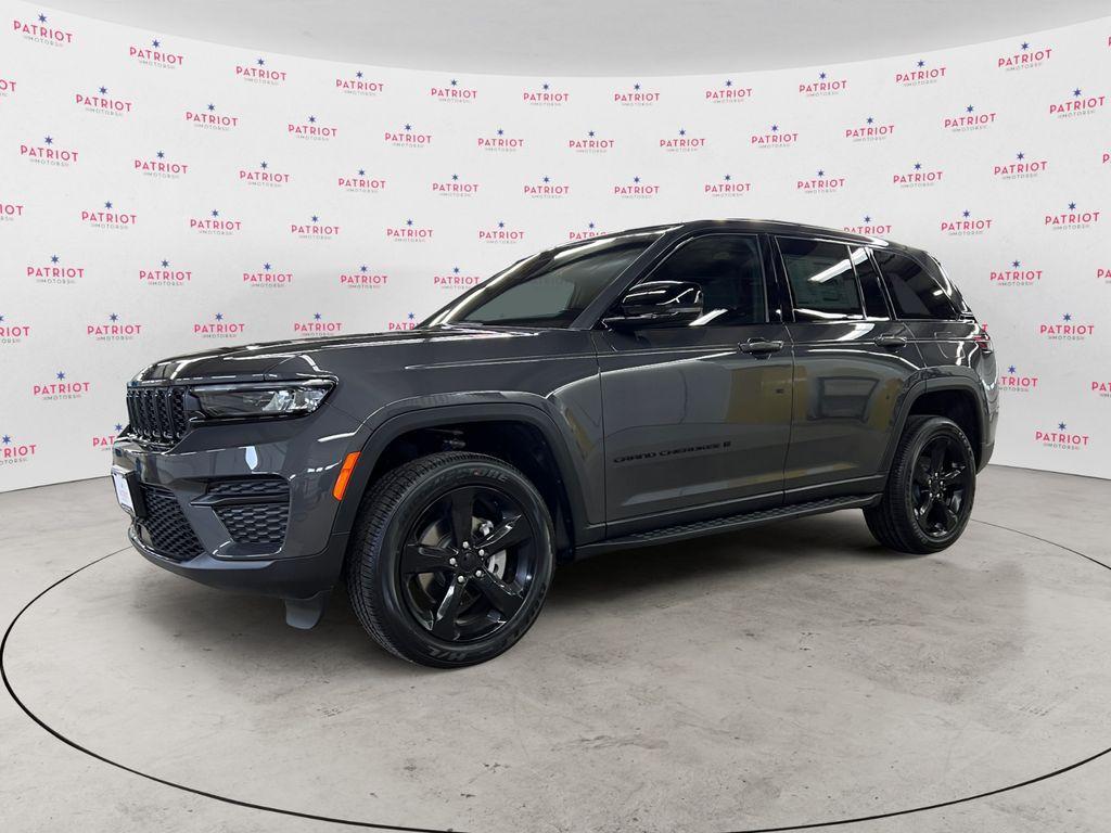 new 2025 Jeep Grand Cherokee car, priced at $45,420