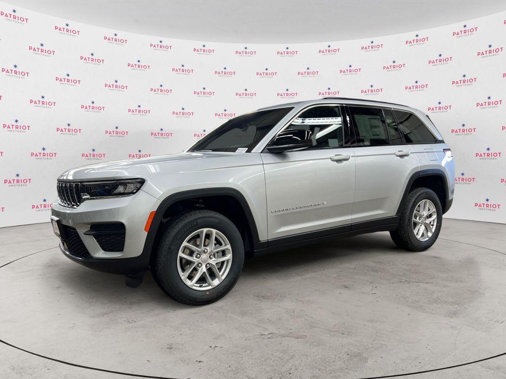 new 2025 Jeep Grand Cherokee car, priced at $40,472