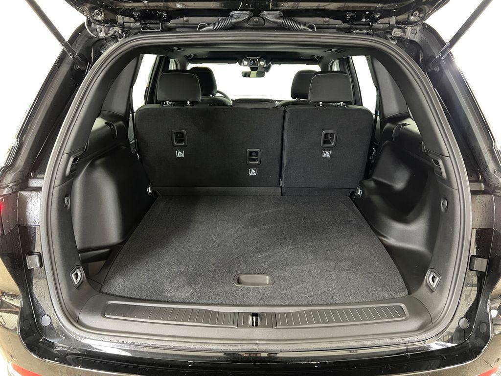 new 2025 Jeep Grand Cherokee car, priced at $39,632