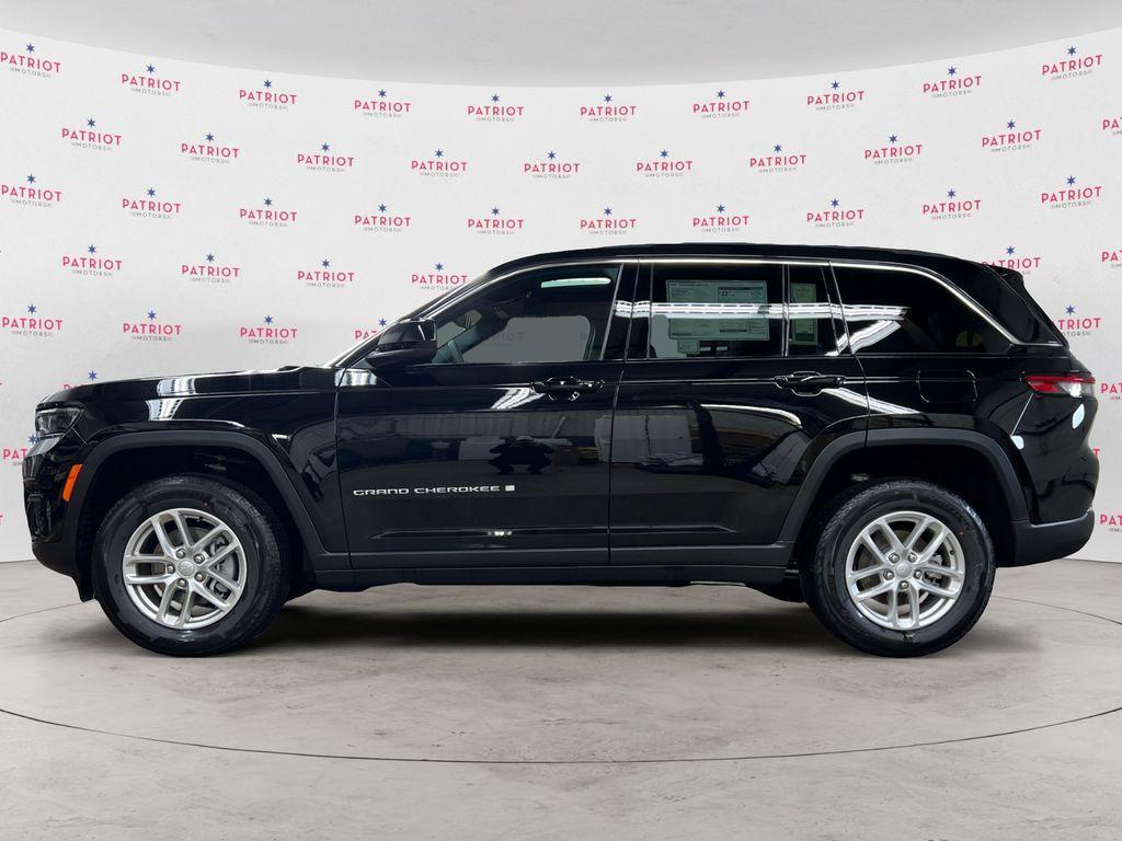 new 2025 Jeep Grand Cherokee car, priced at $40,472