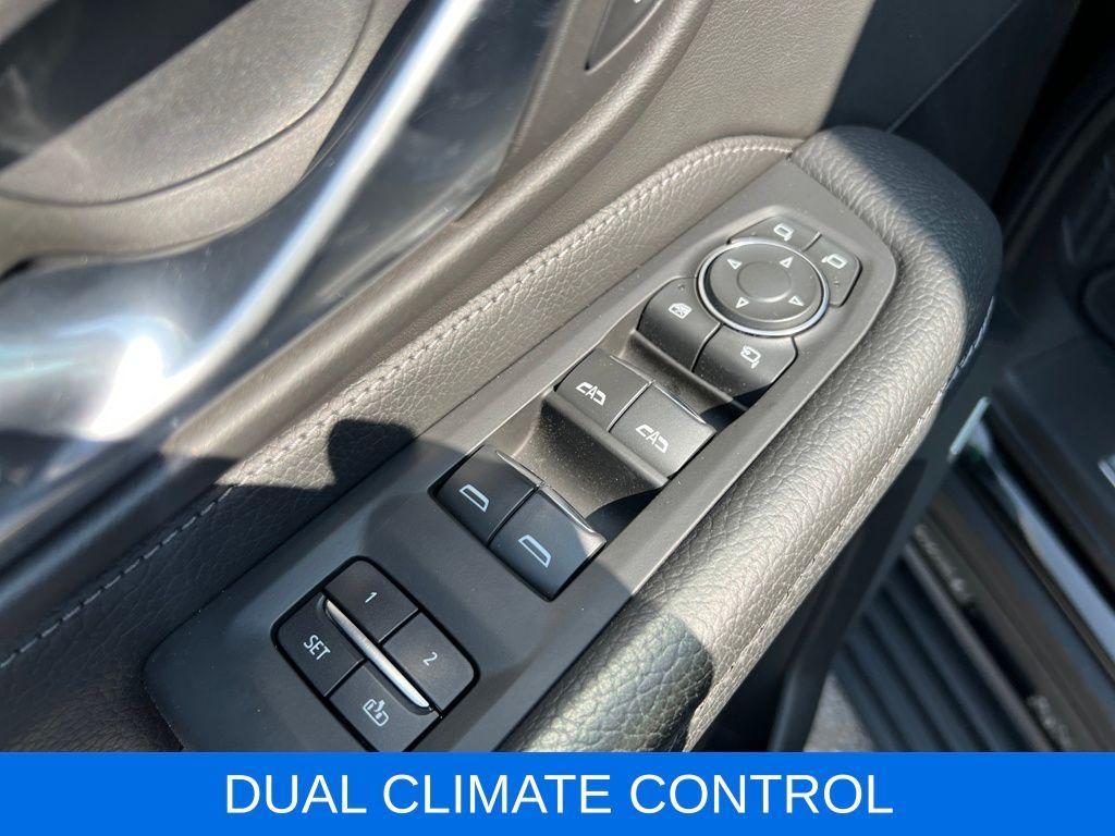 used 2022 GMC Yukon XL car, priced at $49,764