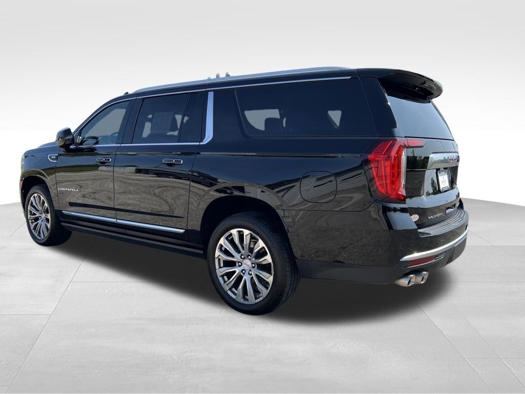 used 2022 GMC Yukon XL car, priced at $49,764