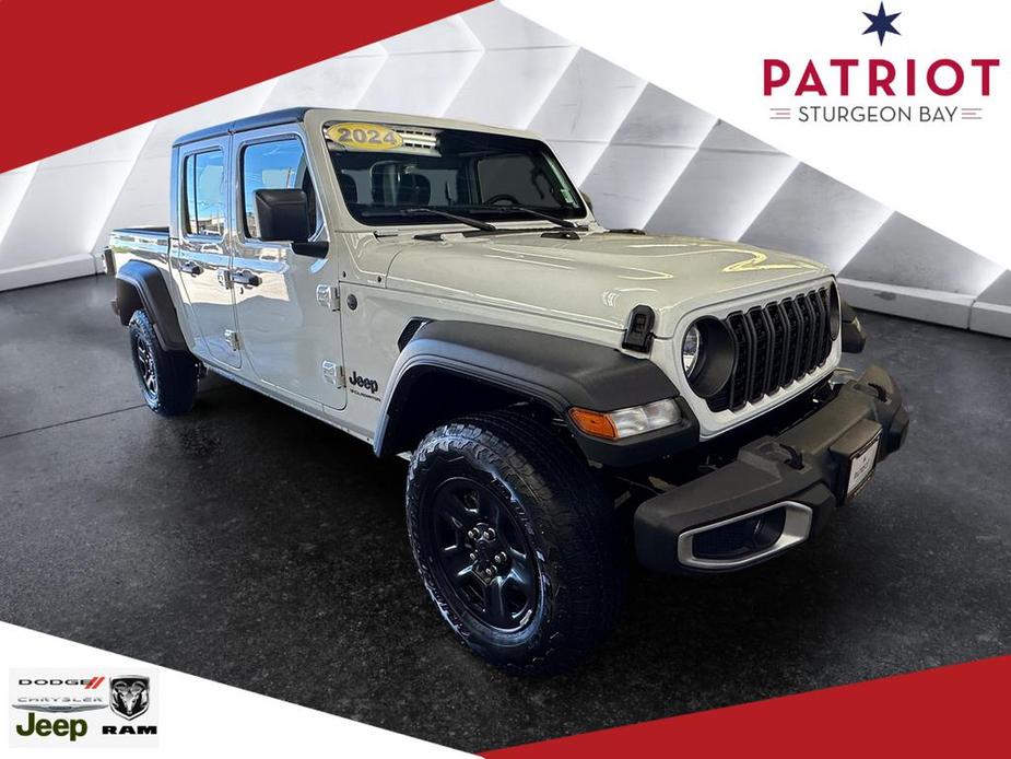 new 2024 Jeep Gladiator car, priced at $38,237