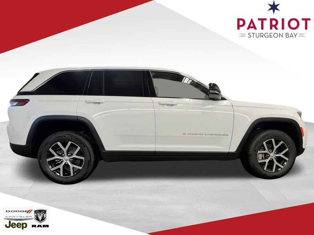 new 2025 Jeep Grand Cherokee car, priced at $42,157