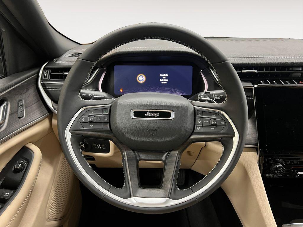 new 2025 Jeep Grand Cherokee car, priced at $47,346