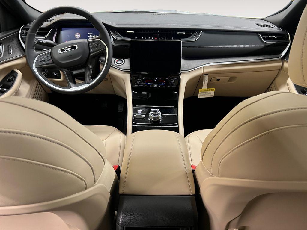 new 2025 Jeep Grand Cherokee car, priced at $47,346