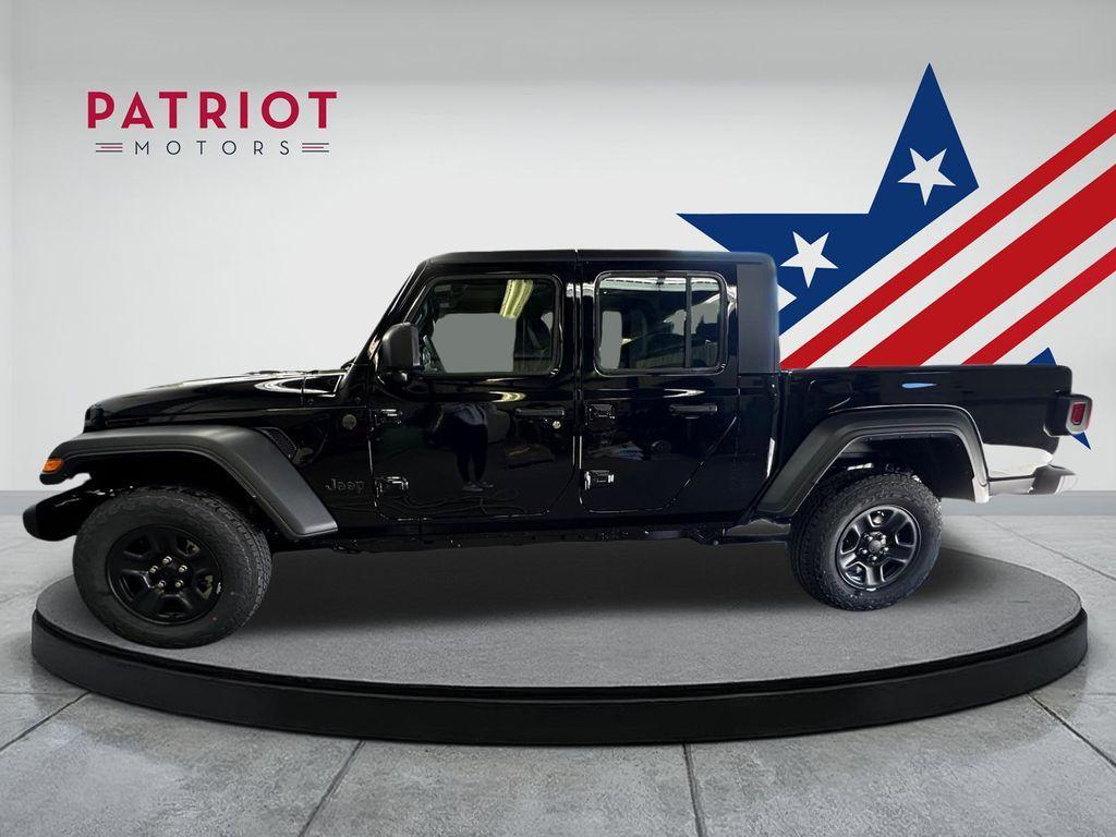 new 2024 Jeep Gladiator car, priced at $35,898