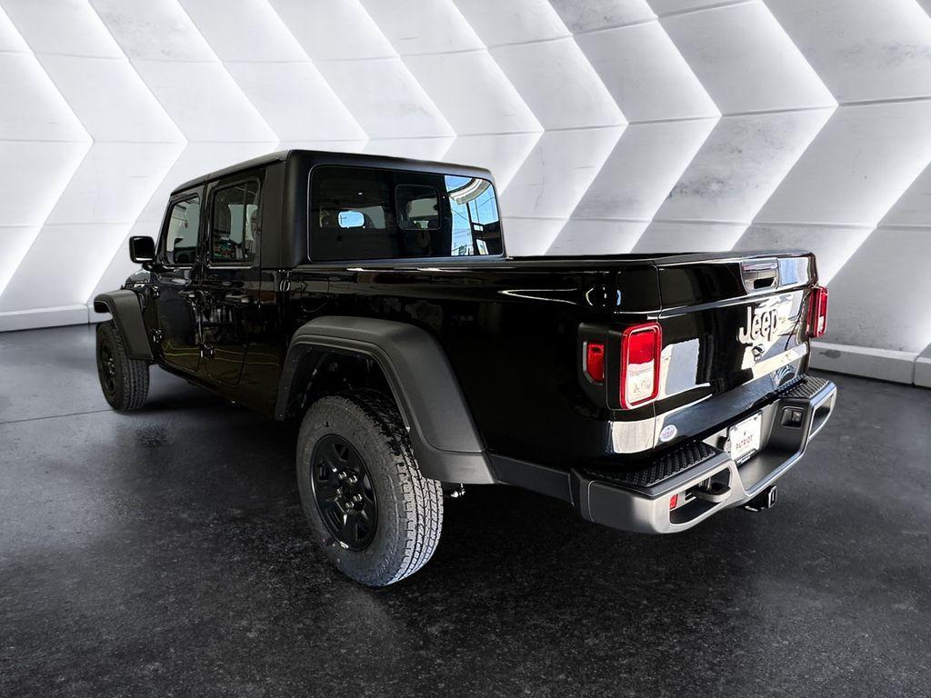 new 2024 Jeep Gladiator car, priced at $43,047