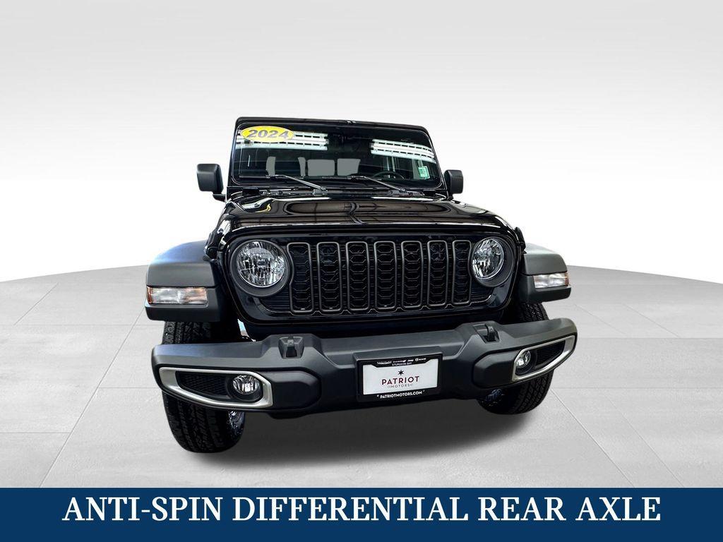 new 2024 Jeep Gladiator car, priced at $41,489