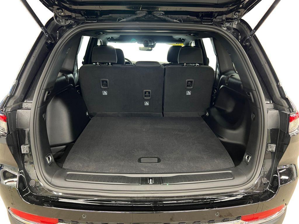 new 2025 Jeep Grand Cherokee car, priced at $39,632