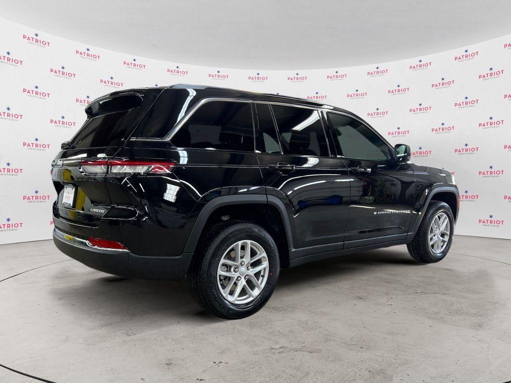 new 2025 Jeep Grand Cherokee car, priced at $40,472