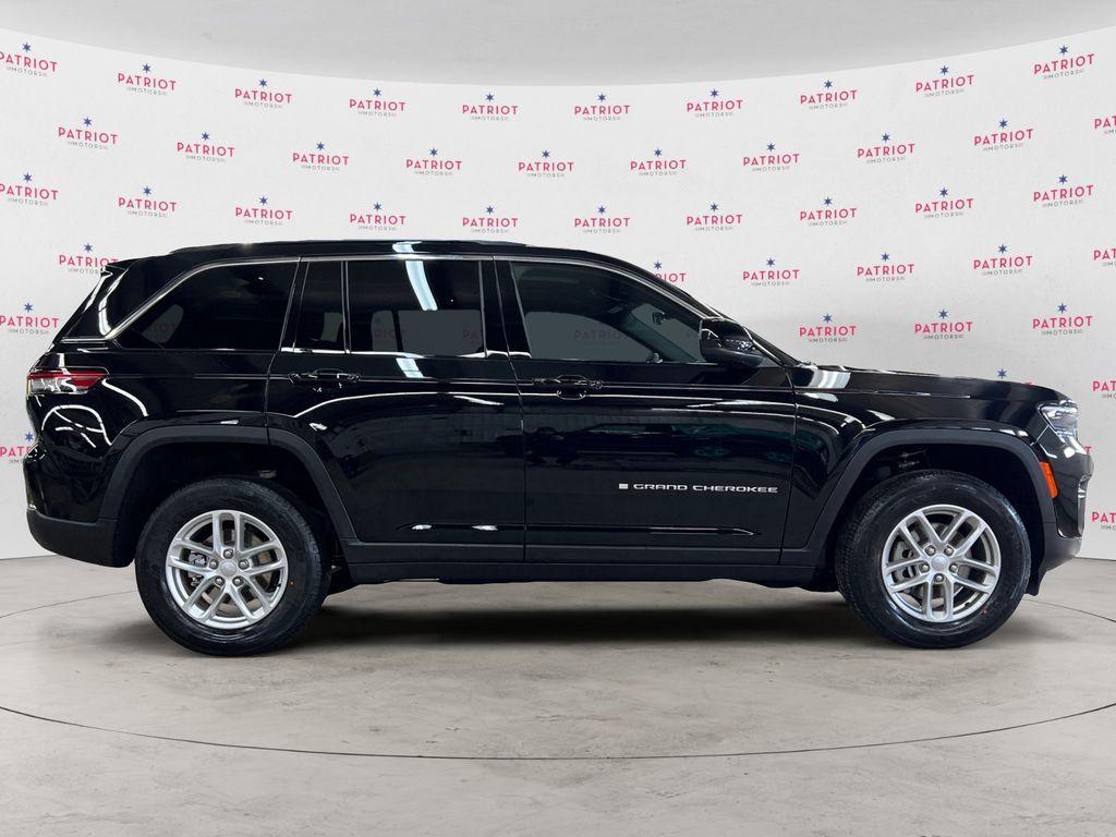 new 2025 Jeep Grand Cherokee car, priced at $40,472