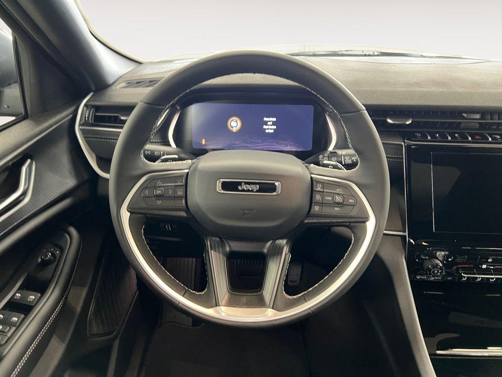 new 2025 Jeep Grand Cherokee car, priced at $41,167