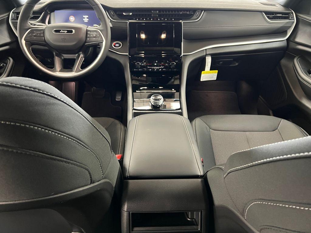 new 2025 Jeep Grand Cherokee car, priced at $42,267
